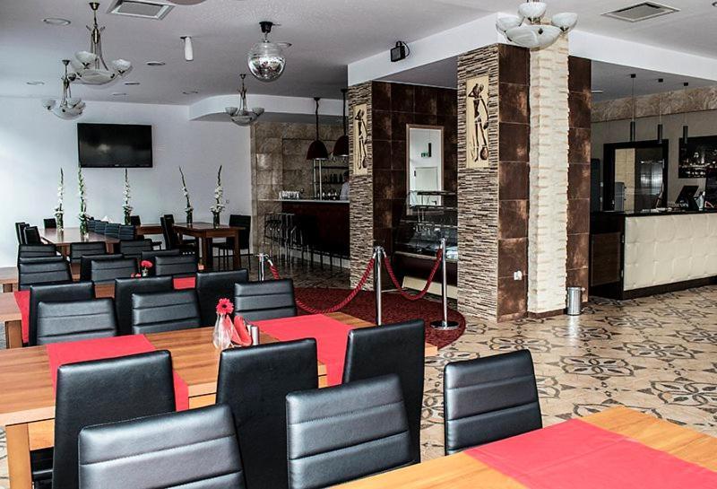 Hotel Hensch Lodz  Ngoại thất bức ảnh