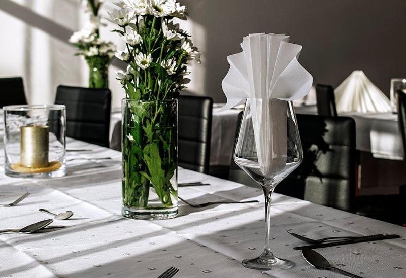 Hotel Hensch Lodz  Ngoại thất bức ảnh
